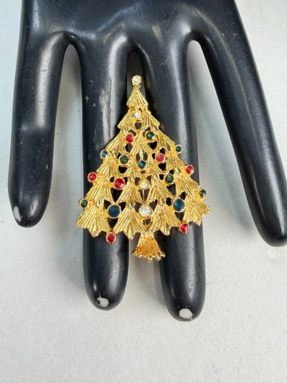 Vintage Christmas Tree Brooch Gold Tone Rhinestone Enamel Holiday Pin